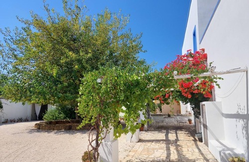 Polignano a Mare Apartment | Apartment 'Masseria San Martino - 5' with Shared Pool, Wi-Fi and Air Conditioning
