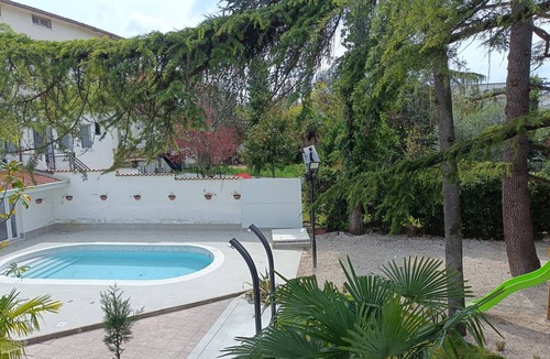 Venticano Apartment | Apartment 'Melograno' with Shared Pool, Wi-Fi and Air Conditioning