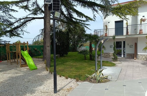 Venticano Apartment | Apartment 'Melograno' with Shared Pool, Wi-Fi and Air Conditioning