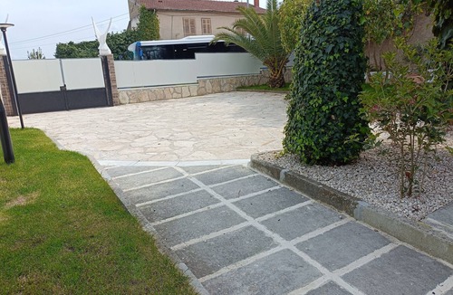 Venticano Apartment | Apartment 'Melograno' with Shared Pool, Wi-Fi and Air Conditioning