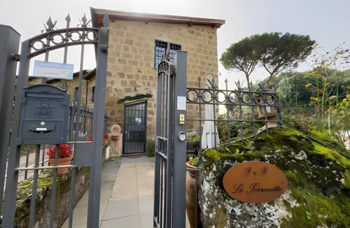 Sutri Apartment | Apartment 'Mitreo' with Wi-Fi and Air Conditioning