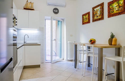 Porto Santo Stefano Apartment | Apartment 'Onda D'Argento' with Private Terrace and Air Conditioning