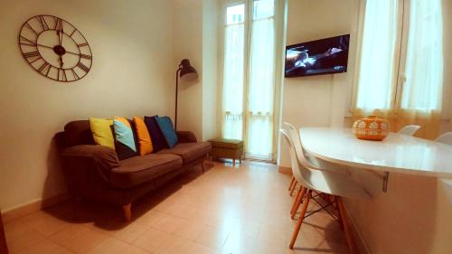Aventine Apartment | Apartment Ostiense Piramide Station