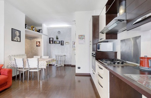 Quartiere XXVII Primavalle Apartment | Apartment 'Pinetina Roma' with Balcony, Wi-Fi and Air Conditioning
