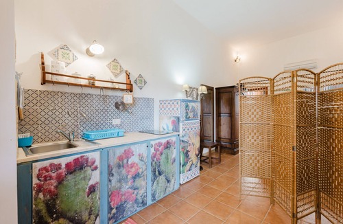 Custonaci Other | Apartment 'Pino' with Private Garden, Wi-Fi and Air Conditioning