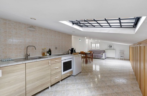 Quartiere XI Portuense Apartment | Apartment 'Portatrastevere' with Balcony, Wi-Fi and Air Conditioning