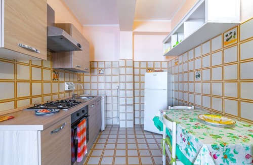 Noto Marina Apartment | Apartment 'Preside Vista Giardino' with Shared Garden, Wi-Fi and Air Conditioning