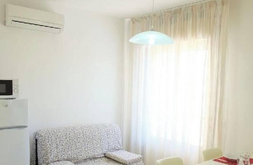 Lido di Jesolo Apartment | Apartment 'Residence Rubino Benelux 01' with Shared Pool, Terrace, and Air Conditioning