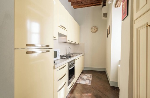 Lucca Historical Center Apartment | 'Apartment San Giorgio B - Luccaa' with Wi-Fi