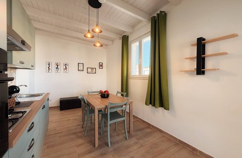 Torre Squillace Apartment | Apartment 'Scorci di Mare Adriatico' for 5 with Garden & Wi-Fi – Pet Friendly