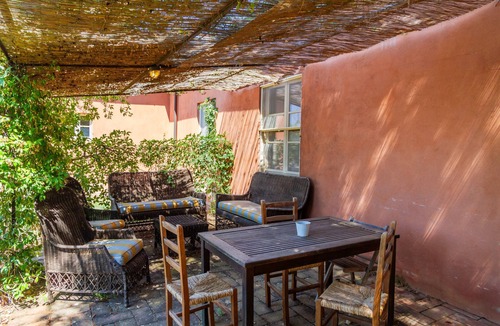 Gavorrano Apartment | Apartment 'Scuole Grandi' with Shared Garden