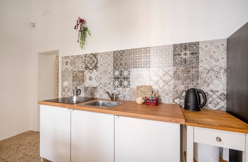 Monopoli Apartment | Apartment 'Stella' with Shared Garden, Wi-Fi and Air Conditioning
