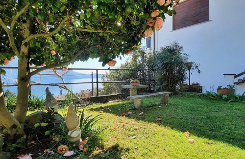 Susello Apartment | Apartment Stone Lake View