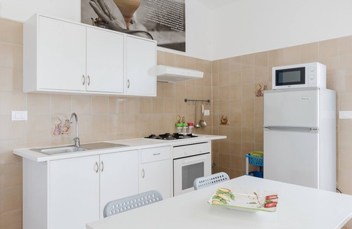 Partinico Apartment | Apartment 'Terrazza Sul Mare' with Sea View, Private Terrace and Wi-Fi