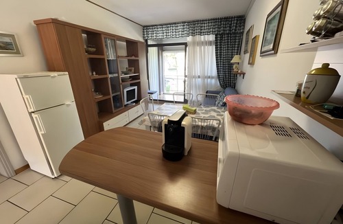 Marina di Bibbona Apartment | Apartment 'Trilocale Silvia with Pool', Private Terrace and Air Conditioning