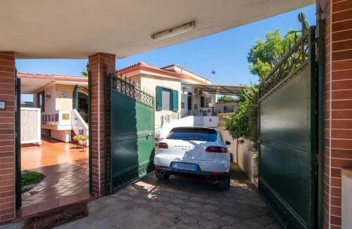 Scala di Furno House | Apartment Tritone in Luxury Villa with Shared Pool