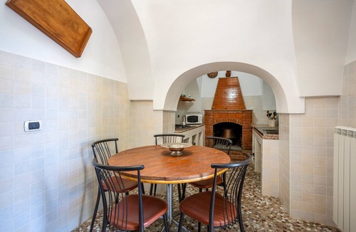 L'Assunta Apartment | Apartment 'Trullo' with Shared Pool, Private Terrace and Wi-Fi