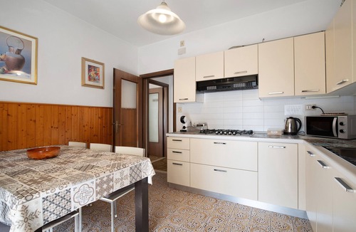 Jesolo Apartment | Apartment 'Uso Turistico' with Private Terrace, Wi-Fi and Air Conditioning