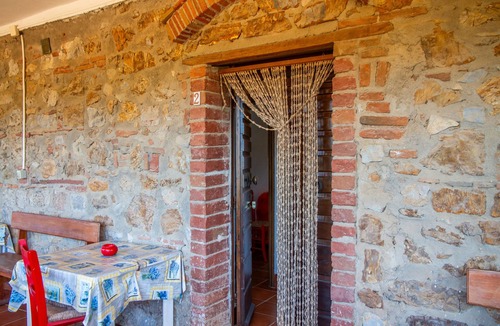 Gavorrano Apartment | Apartment 'Vecchio Molino - 2' with Shared Terrace, Shared Garden and Wi-Fi