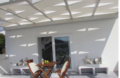 Ponza Apartment | Apartment 'Villa Le Palette - Glicine' with Sea View, Wi-Fi and Air Conditioning