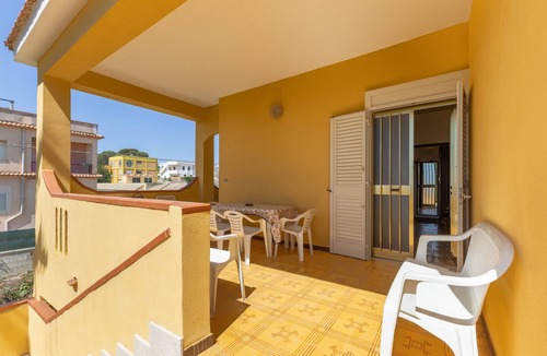 Noto Marina Apartment | Apartment 'Villa Preside Vista Mare' with Sea View, Wi-Fi and Air Conditioning