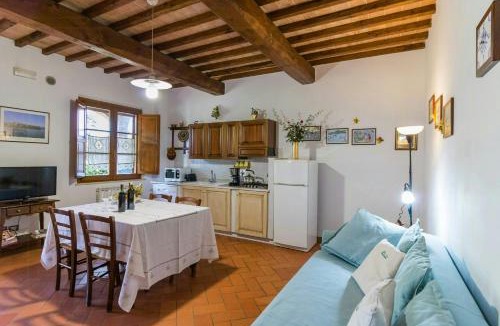 Castiglione del Lago Apartment | Apartment With Views Of Lake Trasimeno