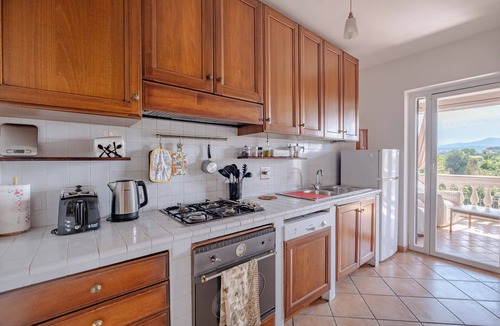 Padua House | Apartment with balcony in the Roman countryside