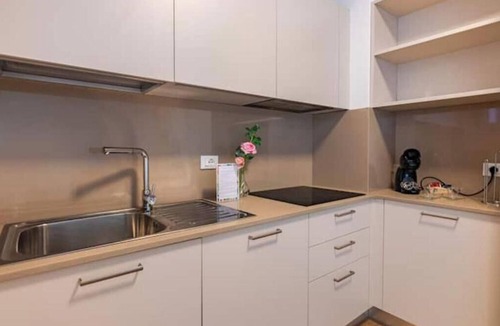 Pisa Apartment | Apartment with Balcony - 900 m from Tower, Private Park & Modern Comfort