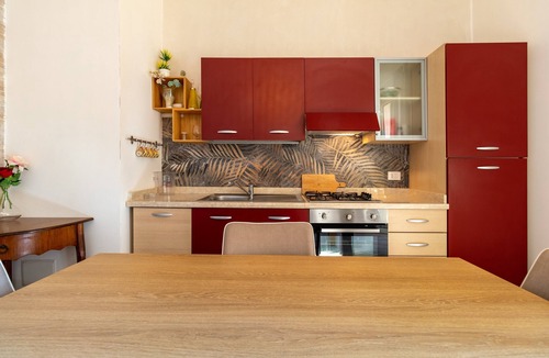 Pozzallo Apartment | Apartment with Garden and Pool View, Private Veranda