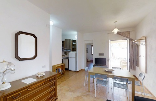 Chiesiola Villa | Apartment with pool and garden. Pergola Villa Oleandro in Vieste, also with dog