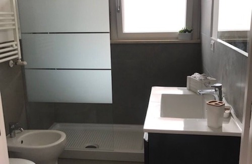 Fiumicino Apartment | Apartment with private parking 5min from the sea