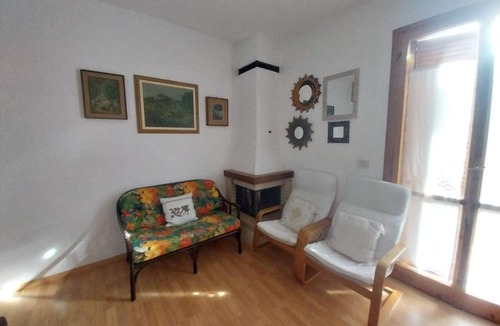 Bagnaia Apartment | Apartment Wohnung Baia 2 - Casa Rossella by Interhome
