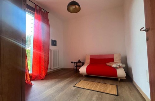 Cazzago Apartment | Apartment Yana