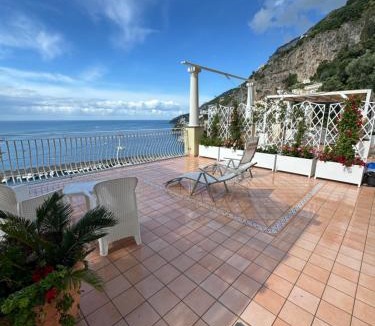 Amalfi Apartment | Apartments Amalfi Design Sea View accessible by 250 steps