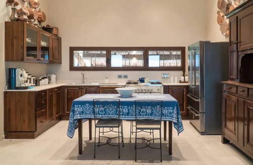 Quattro Castella Apartment | Appartamenti di lusso con cucina in zona collinare per una vacanza rilassante