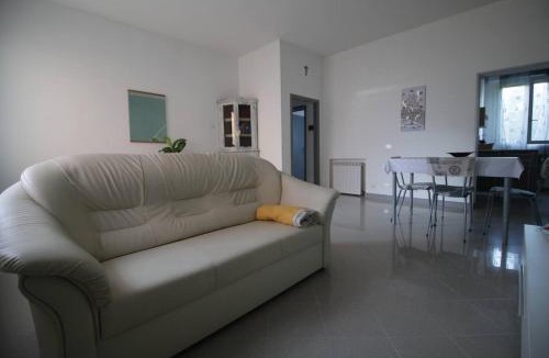 Levizzano Rangone Apartment | Appartamento All'Ombra del Castello affitto breve