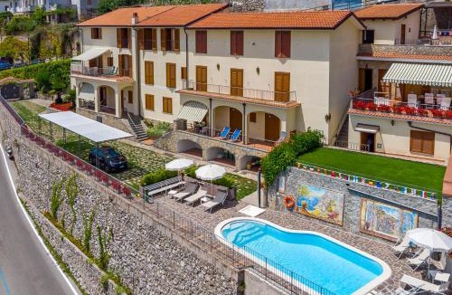 Scala Apartment | Appartamento Anna in Villa Laura