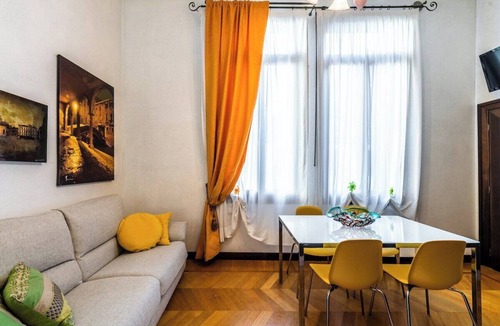 San Marco Apartment | Appartamento di circa 65 mq che gode di una graziosa vista su un giardino privato