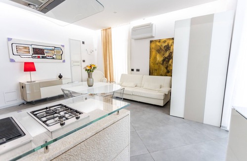 Trani Apartment | Appartamento Lusso Vista Mare - SUL Porto DI Trani