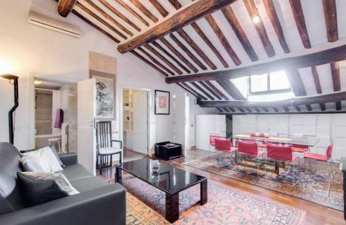 Rione III Colonna Apartment | Appartamento Piazza del parlamento 3