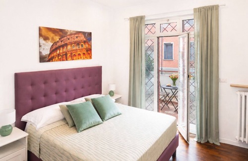 San Giovanni Apartment | appia terrace apartment san giovanni