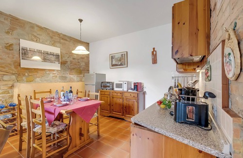 Montaione Apartment | Apt Ciclamino Shared Pool & Activities in Tuscany, Montaione, Italy