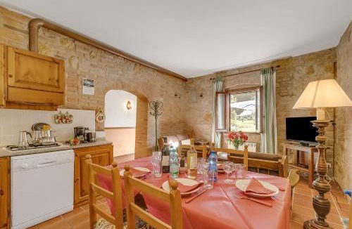 Montaione Apartment | Apt Ciclamino Shared Pool & Activities in Tuscany - Happy Rentals