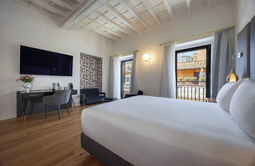 Rione III Colonna House | Ara di Marte Living Art