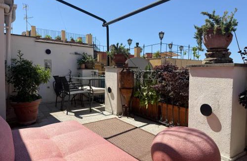 Rione IV Campo Marzio Apartment | Art Lover's Loft