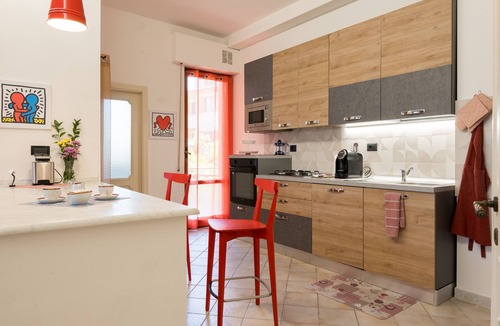 Arezzo Apartment | 'Art Rooms - Banksy Klimt' Rooms with Shared Terrace, Wi-Fi and Air Conditioning