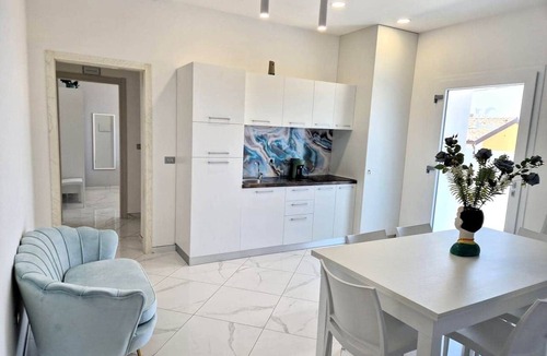 Pizzo House | At 211 Rooms Guest House - Room No. 4
