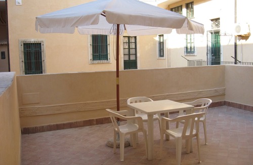 Santa Lucia Apartment | At the gates of Ortigia, apartment in historic building