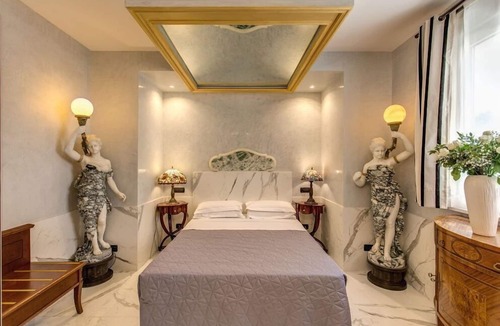 Aurelio Hotel | Aurelius Art Gallery Hotel