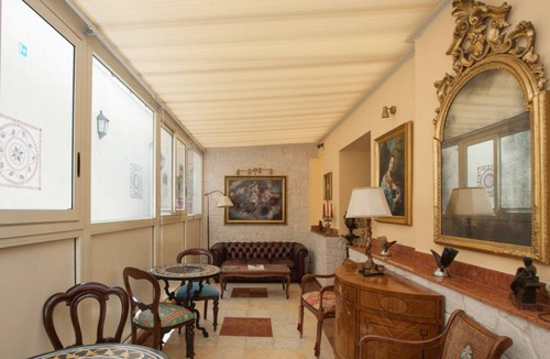 Aurelio Hotel | Aurelius Art Gallery Hotel